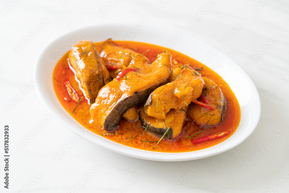 Redtail Catfish Fish in Dried Red Curry Sauce that called Choo Chee Redtail Catfish Fish in Dried Red Curry Sauce that called Choo Chee