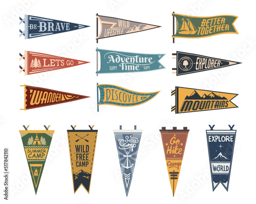 Foto Camping pennant flags, camp pendants for adventure sport and travel hiking, vector