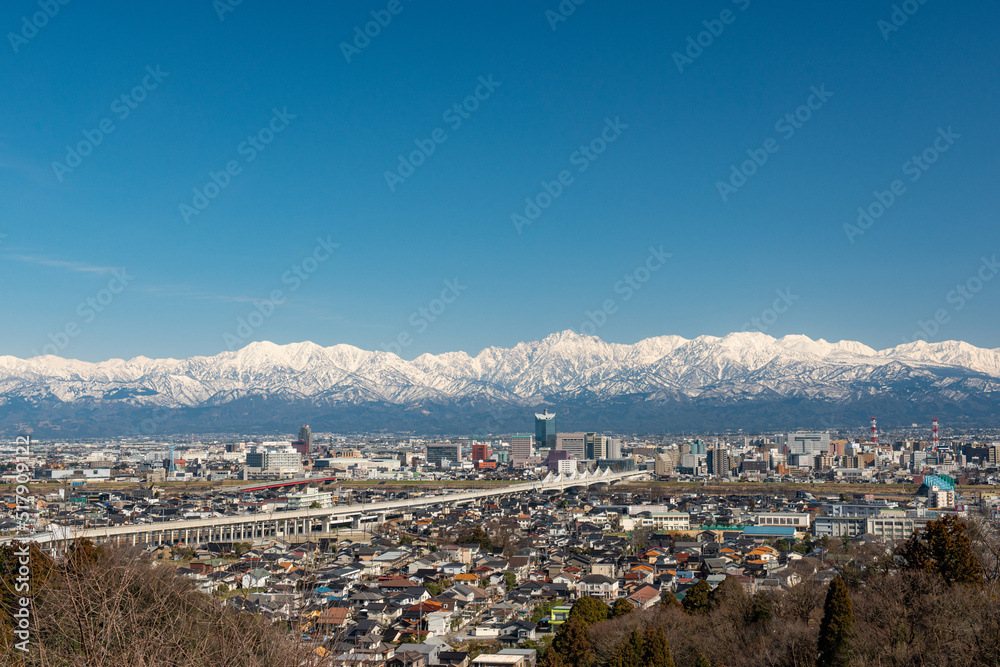 Obraz premium 富山市と立山連峰