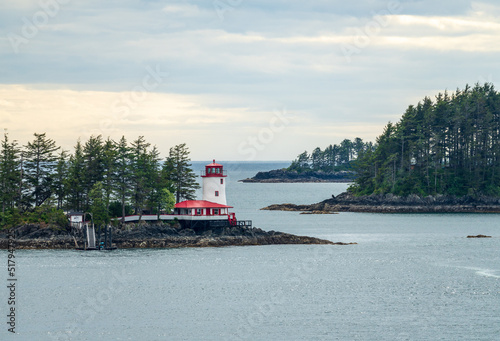 Schilderij op canvas Light house on the rocks on island in the bay of Sitka in Alaska