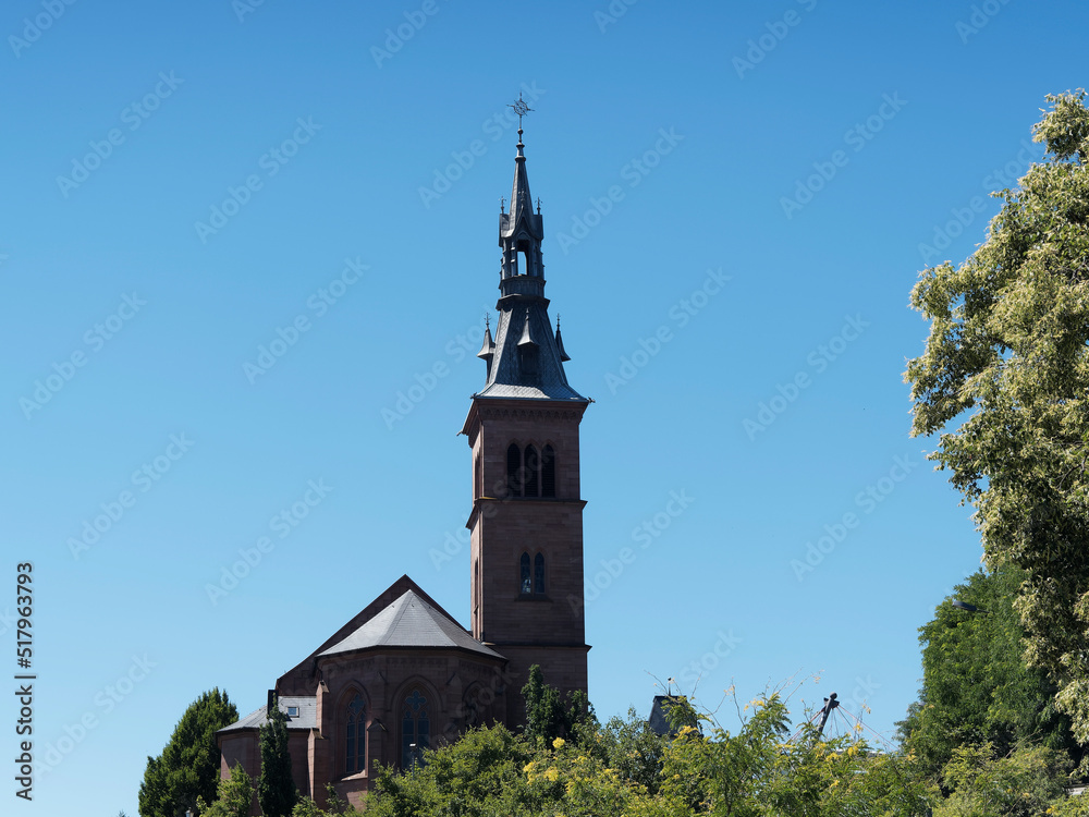 Laufenburg (Baden-Deutschland). Blick auf den Kirchturm 'Heilig Geist' im Zentrum des alten Dorfes auf deutscher Seite