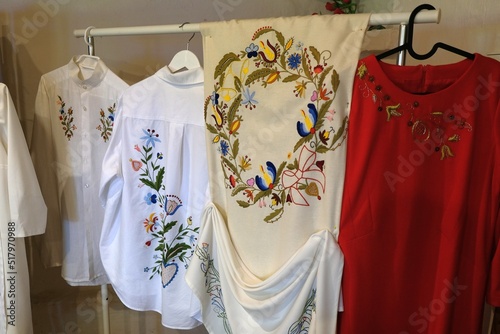Obraz na plátně Shirts and tablecloths with traditional Kashubian embroidered patterns