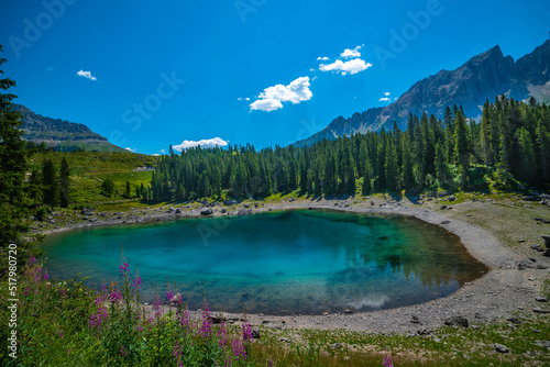 laghi di montagna in estate