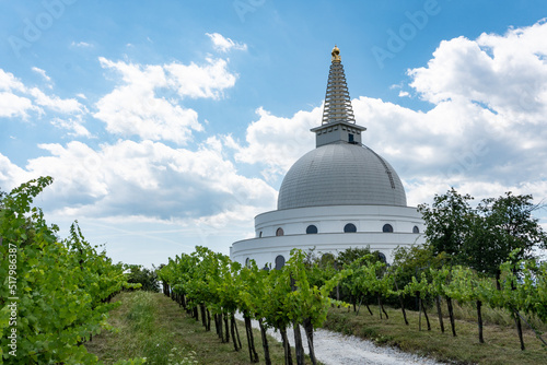 Fotografia Stupa am Wagram, Friedensstupa in der Gemeinde Grafenwörth