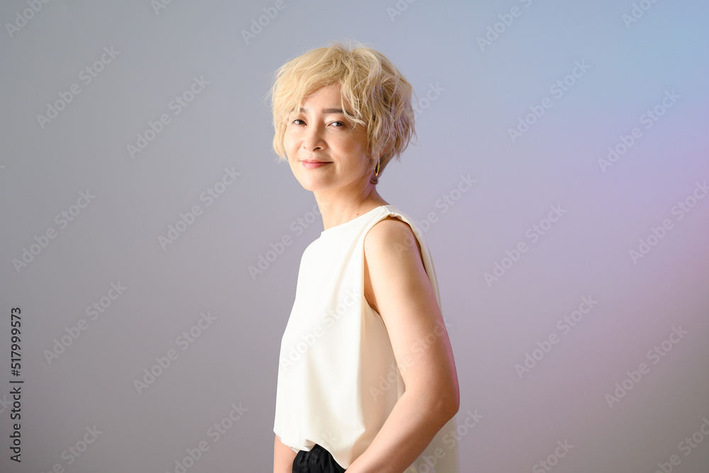 アラフォー女性のカメラ目線 アラフォー女性のカメラ目線