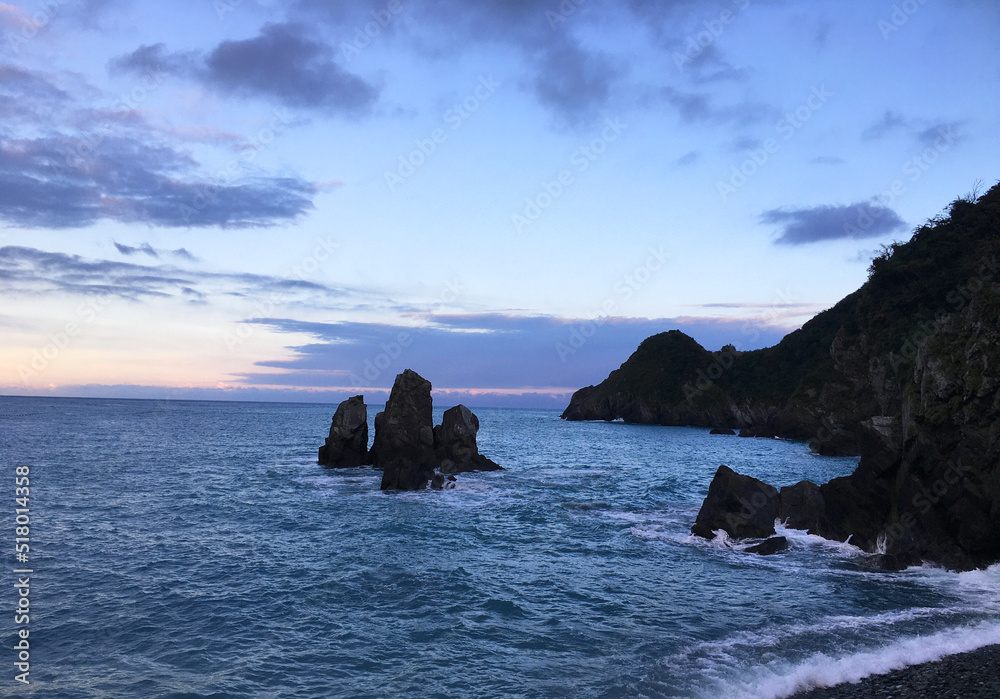 The sky renders the ocean as a magnificent view, which is very comfortable to watch The sky renders the ocean as a magnificent view, which is very comfortable to watch