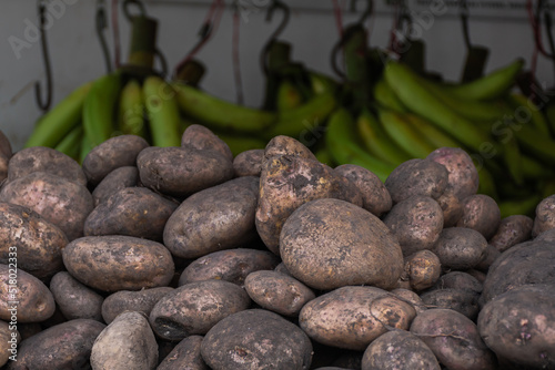 Schilderij op canvas papas pastusa colombiana frescas, en la galería o supermercado
