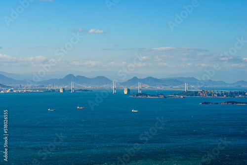 瀬戸大橋全景　瀬戸大橋と瀬戸内海の風景 © blue_moon_images