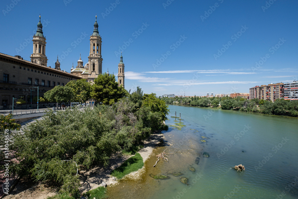 Basílica de Nuestra Señora del Pilar y rio Ebro, Zaragoza, Aragón, Spain, Europe