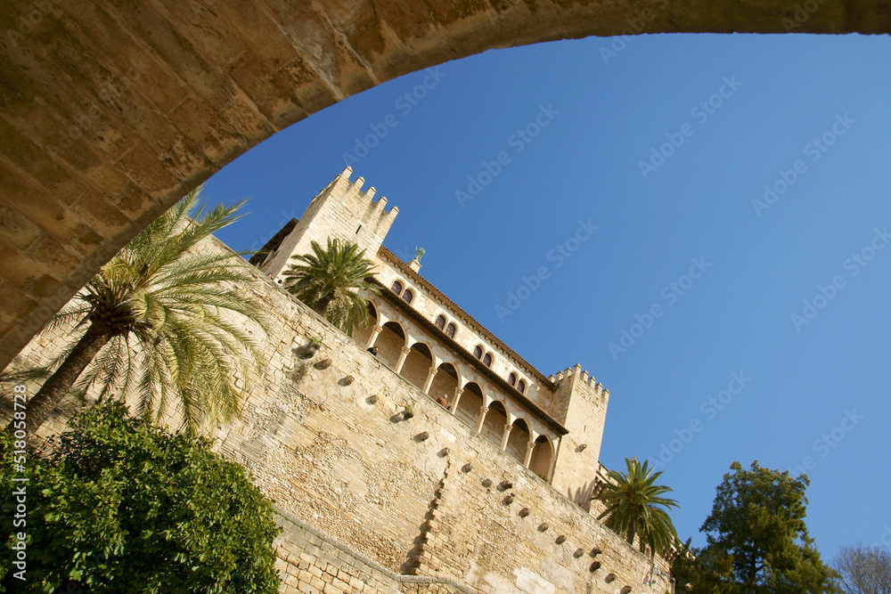 Fototapeta premium Palacio Real de la Almudaina , siglos XIII-XXI. Palma.Mallorca.Islas Baleares. España.