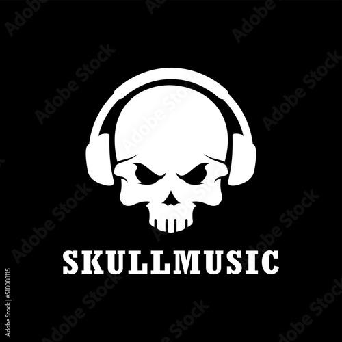 skull with headphones
