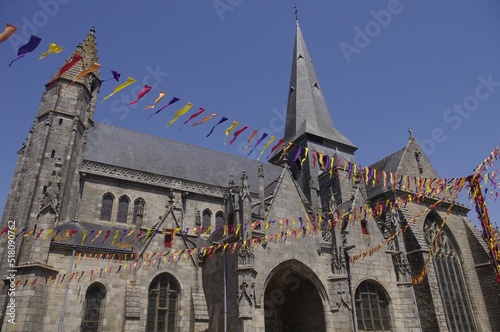 Collégiale Saint Aubin photo