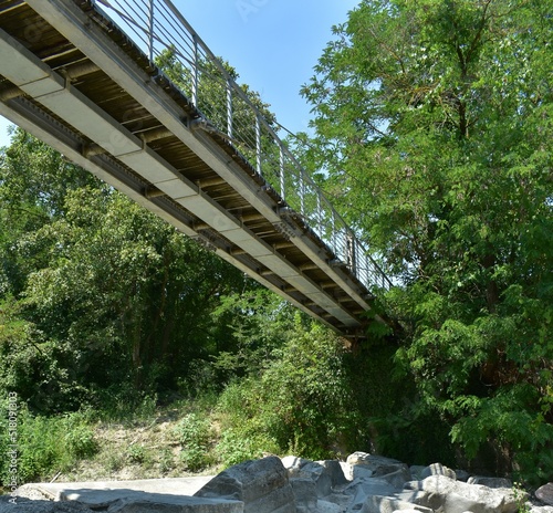 PONTE CHE ATRAVERSA FIUME SAVENA
