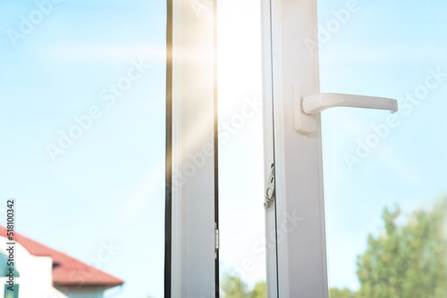 Εκτύπωση καμβά Bright sun shining through window. Good weather