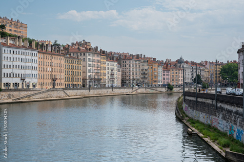 Lyon : vue sur la Saône et le quai de la pecherie depuis le pont Alphonse Juin, Rhône, France