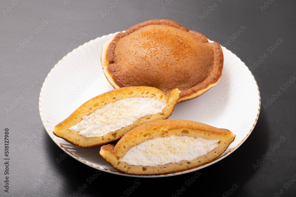 どら焼き (生クリームチーズ) どら焼き (生クリームチーズ)