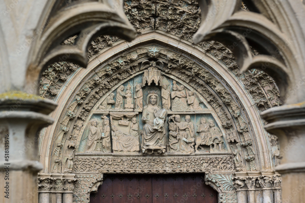 Obraz premium portada labrada,iglesia de Santa Maria, siglo XIII,Olite,comunidad foral de Navarra, Spain