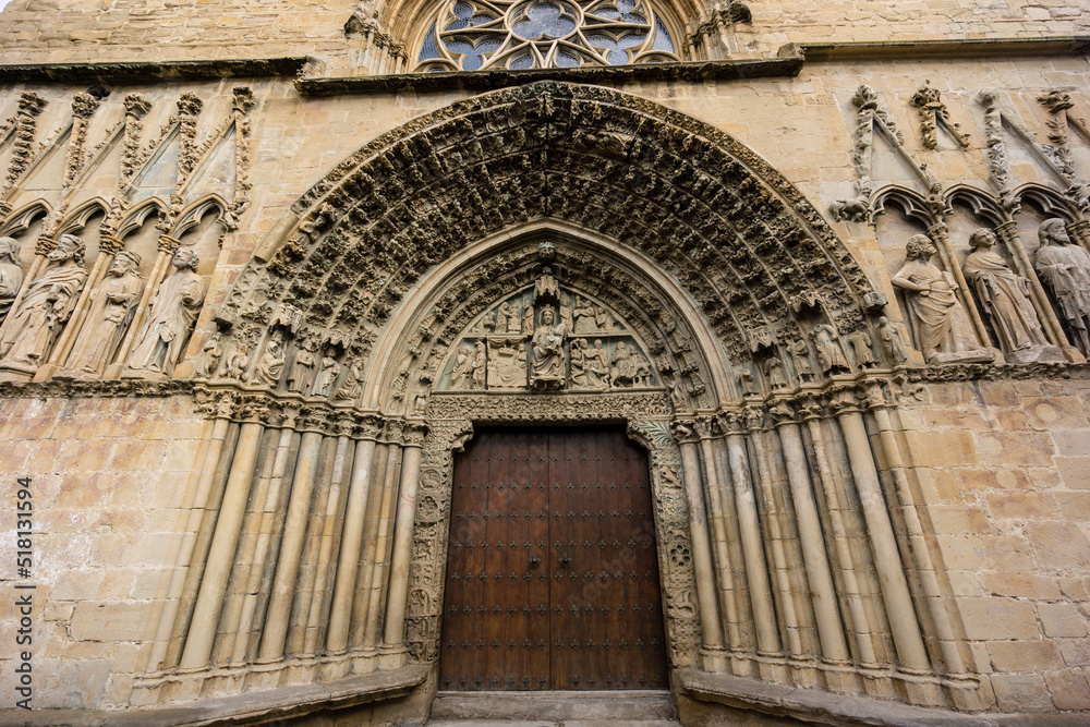 portada labrada,iglesia de Santa Maria, siglo XIII,Olite,comunidad foral de Navarra, Spain