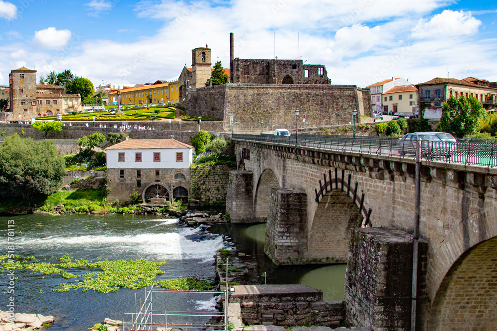 Ponte de Barcelos y Paço dos Condes de Barcelos Portugal 