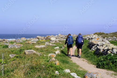Two pilgrims walking along the Way of St James Fototapet