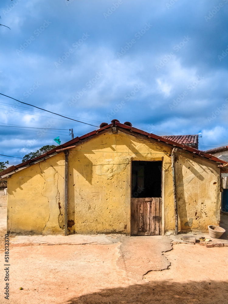 rustic house in the countryside. Simplicity that delights!