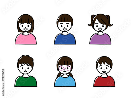 幼児から小学生低学年くらいの男女6人（上半身）笑顔セット