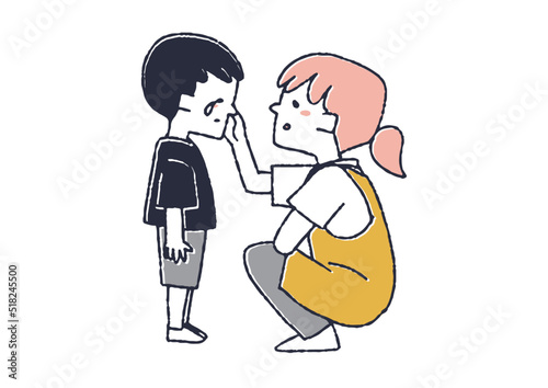 泣いている子供の話を聞く保育士　子供同士で起きる問題と対処する親やスタッフ