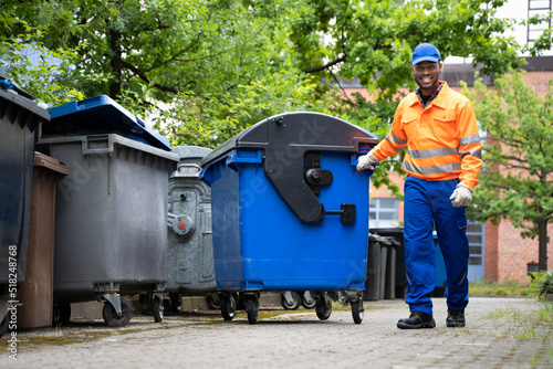 Принти на полотні Garbage Removal Man Doing Trash
