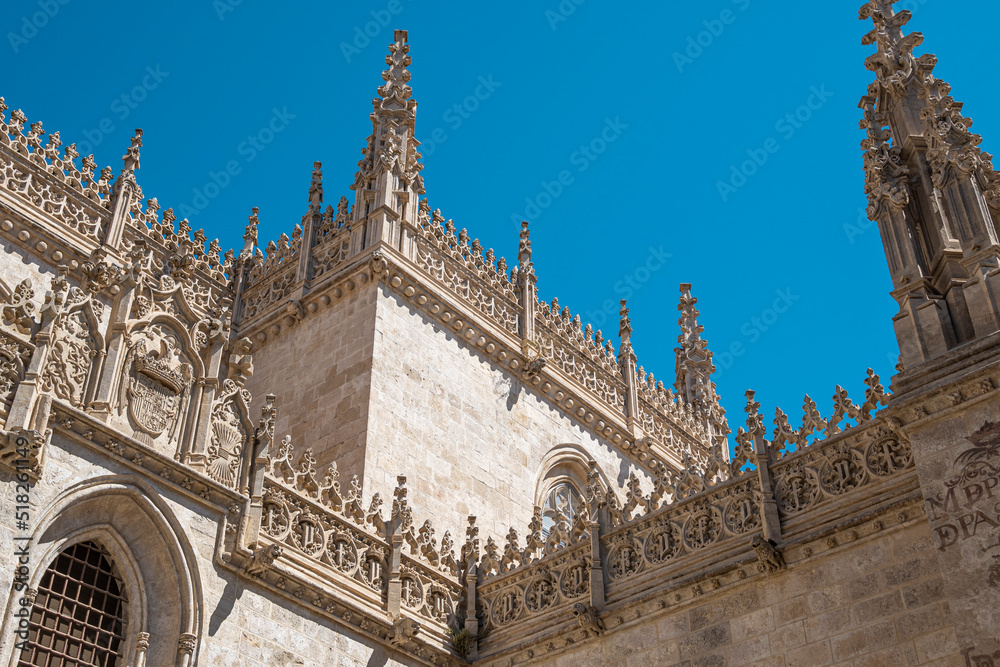 Detalle agujas chapiteles de la basílica catedral siglo XVI de Granada, España