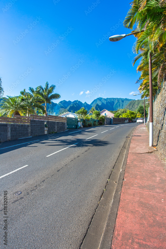 Fototapeta premium Route du village de l’Entre-Deux, île de la Réunion 