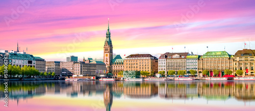 Rathaus und Alster, Hamburg, Deutschland 