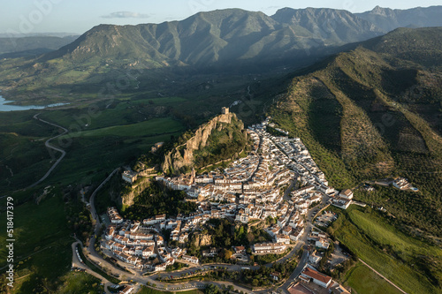 Zahara de la Sierra and the surrounding mountains