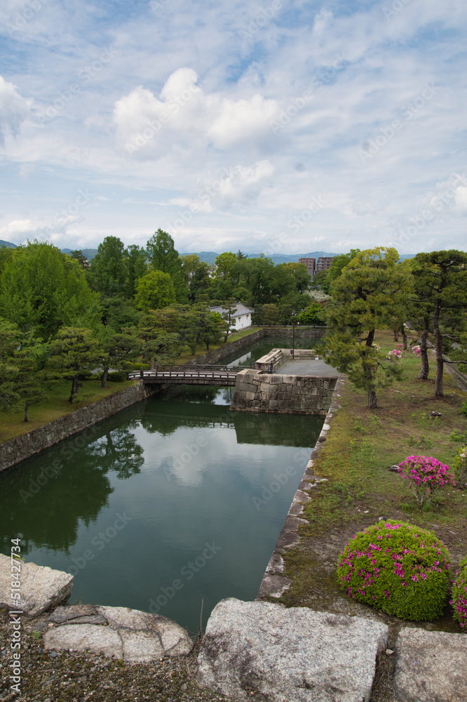 A bridge over the moat inside Nijō Castle.  Kyoto Japan  　　
