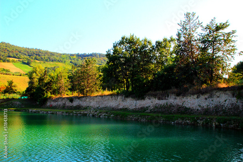 Φωτογραφία Interesting view from Santarelli lakes in Piane di Moresco with emerald glowing