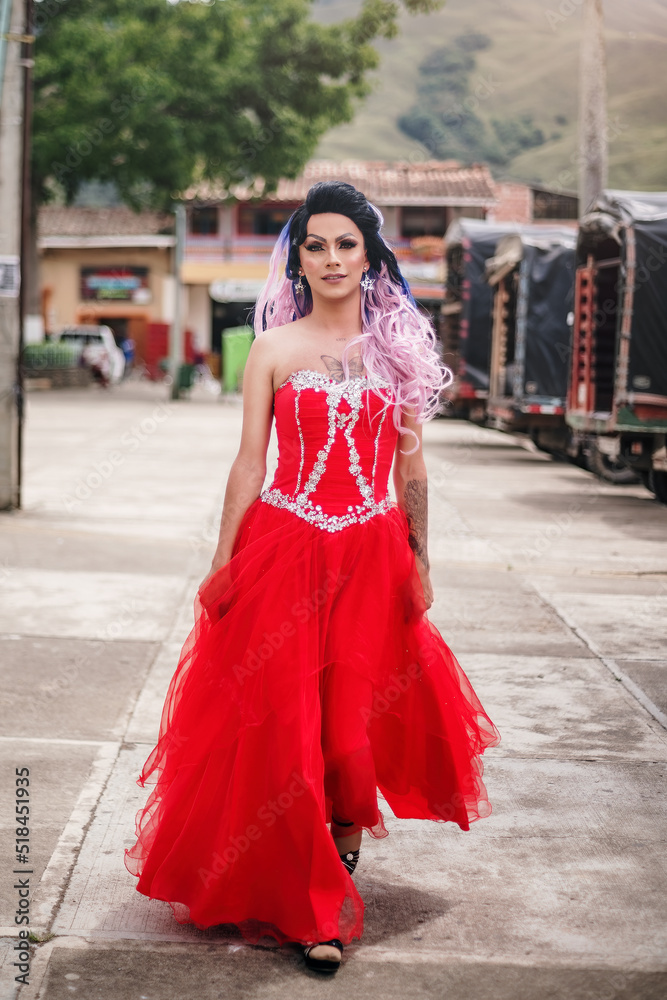Drag queen modeling in the street Drag queen modeling in the street