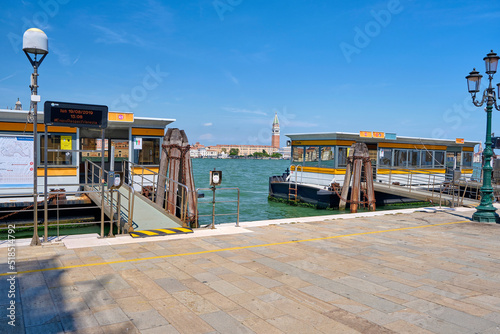 Wenecja, zabytki, podróż, laguna, gondola, Europa, Italia, Widok na Wenecję od strony wyspy Giudecca photo