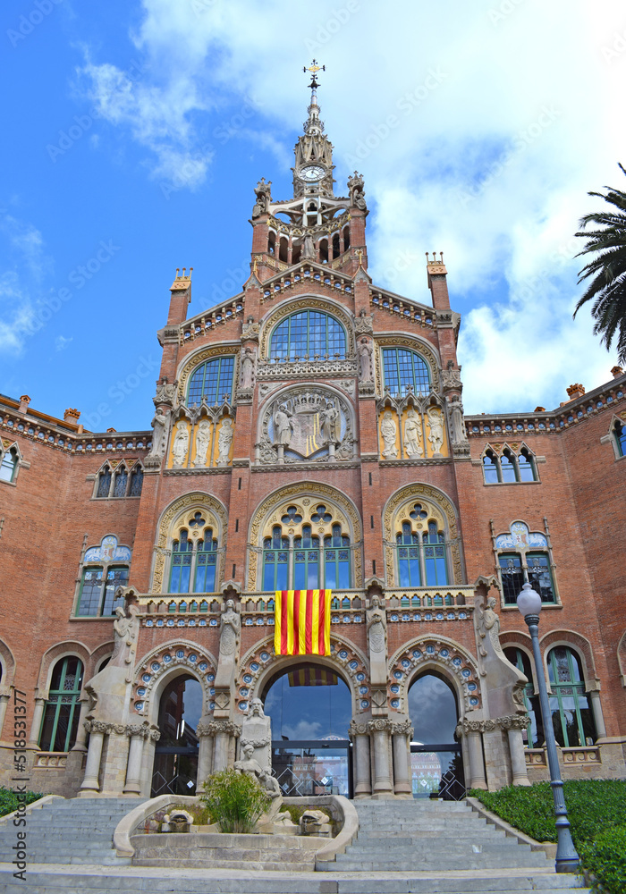 Edificios del antiguo Hospital San Pablo de Barcelona Cataluña España
