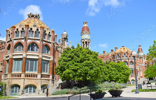Edificios del antiguo Hospital San Pablo de Barcelona Cataluña España 