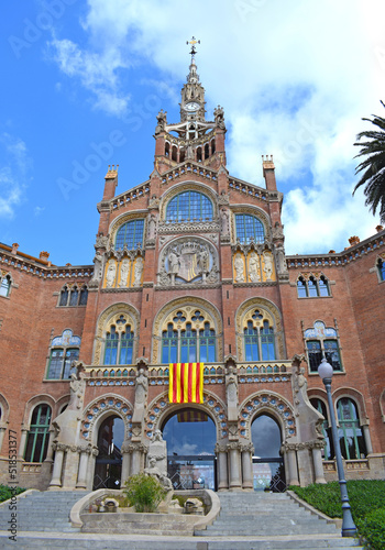 Edificios del antiguo Hospital San Pablo de Barcelona Cataluña España 