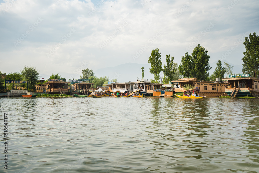 Fototapeta premium House boats on the dal lake in Srinagar (Kashmir, India)