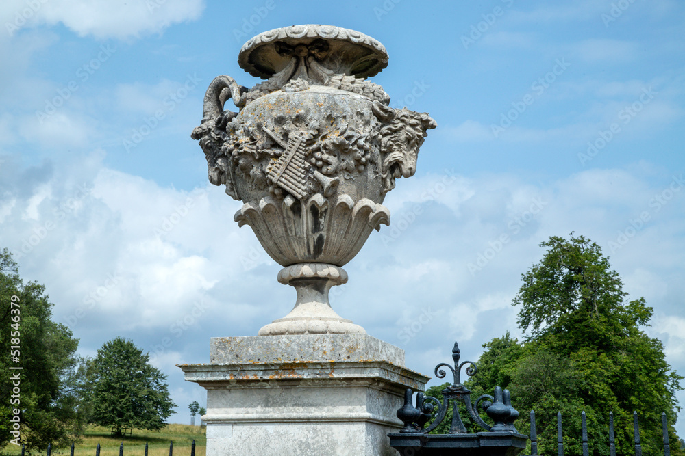 Obraz premium Ornamental Urn, Garden Decoration