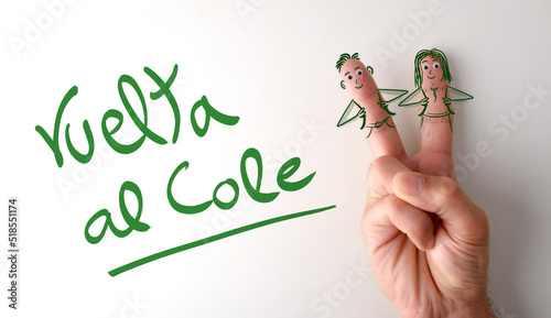 Bild auf Leinwand Hand with drawn students and text vuelta al cole
