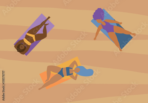 Vector. Ilustración de mujeres diversas tomando el sol en la arena de la playa sobre toallas de colores. Verano, vaciones y estilo de vida.