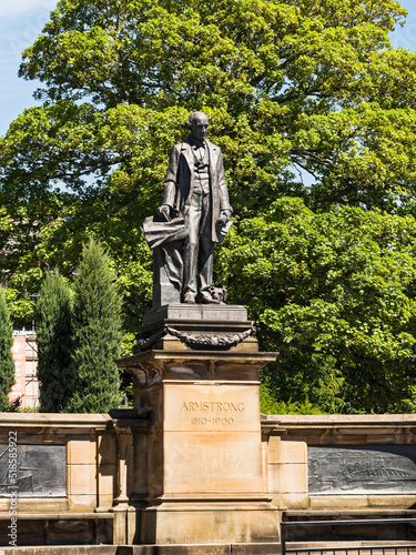Photos Statue of William George Armstrong, Newcastleupon Tyne, UK