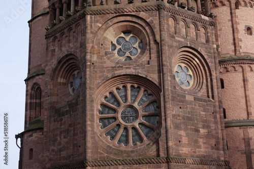 Fenster am Dom in Worms photo