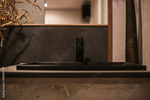 古い, アンティーク, ビンテージ, テーブル, 木, 木製の, くつろいで, 光, ランプ, ランタン, 家, やれやれ, 水, ろうそく, レトロ, あばたのある, 古代の, 料理、トイレ,洗面所,手洗い,お手洗い