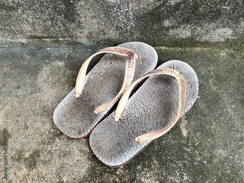 Wallpaper Mural flip flops on the beach Torontodigital.ca