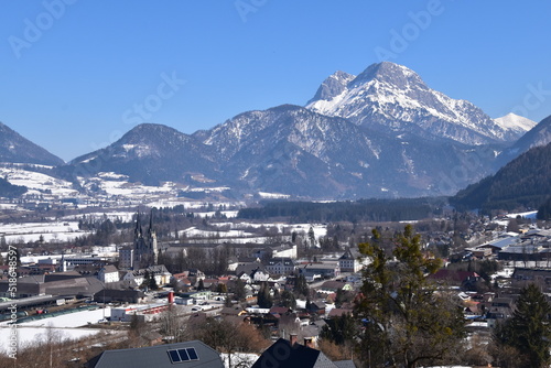 Admont und Großer Buchstein, Gesäuse. Steiermark © Michael