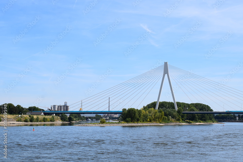 Tragseilbrücke über den Rhein