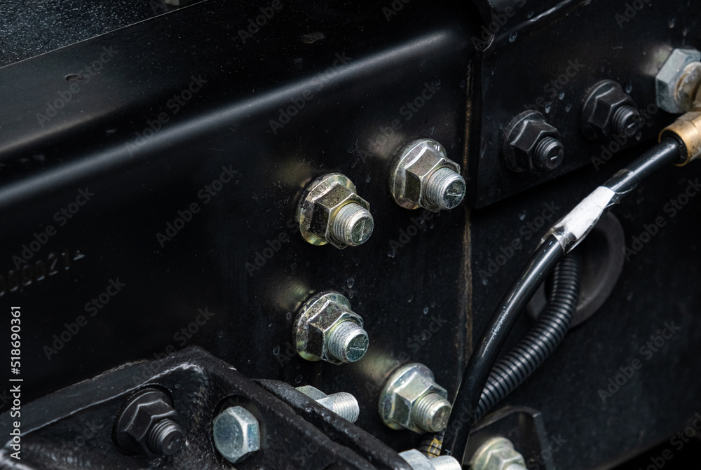 Fasteners and bolts on the car, bolts on the trailer, clips on the